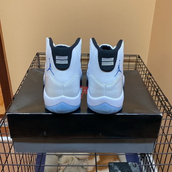 2024 Air Jordan 11 Retro “Legend Blue” - Picture 6 of 10